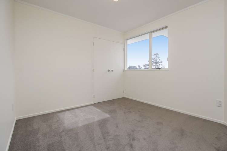 33 Hewlett Road Massey_16