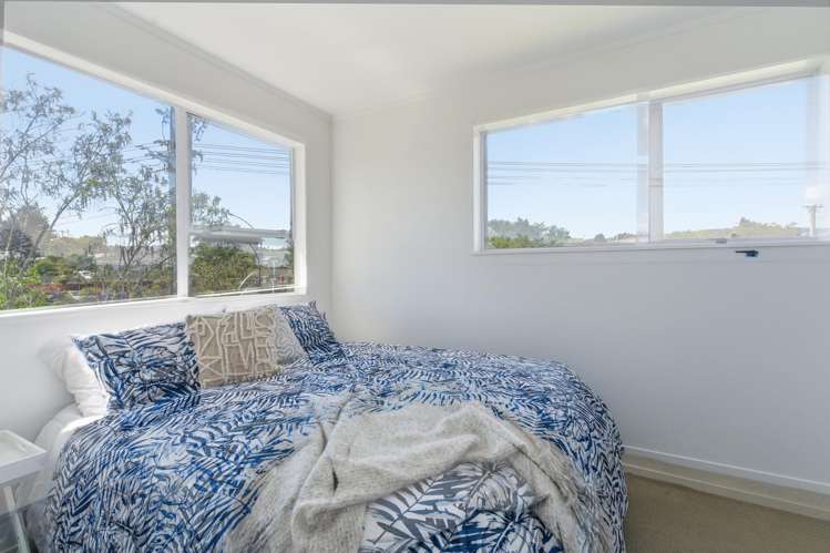 20A Robinson Avenue Holdens Bay_9