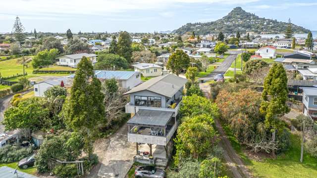 Tranquil Haven: 20 Daphne Road, Tairua