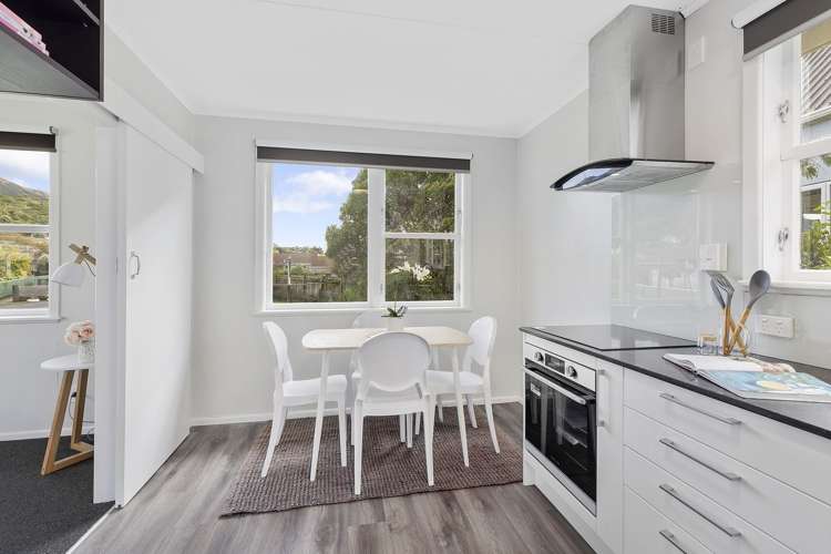 15b Linden Avenue Tawa_13