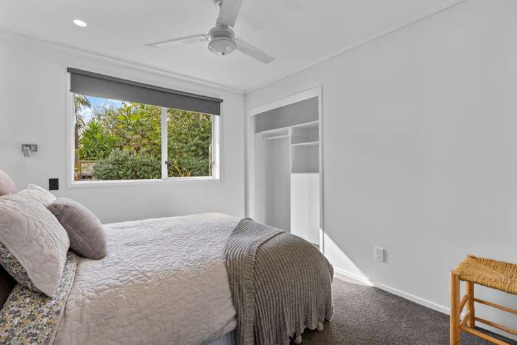 7b Beach Road Omata_12