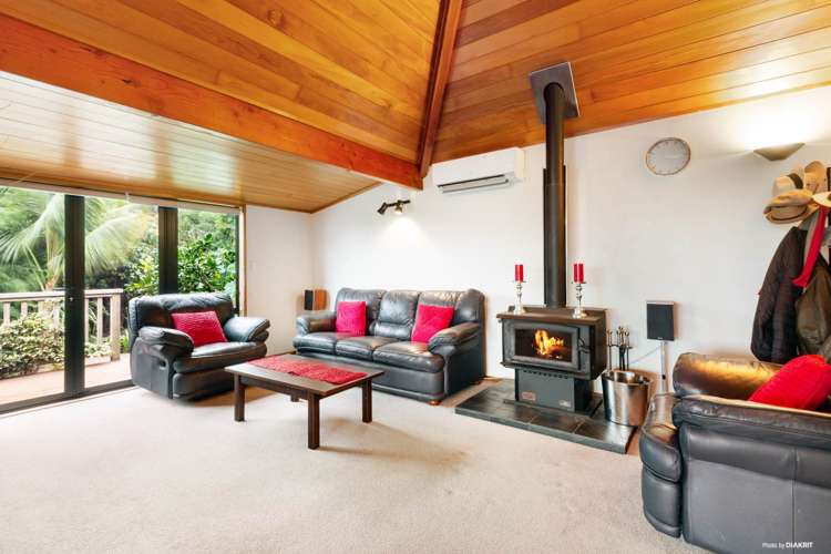 7 Poaka Place Beach Haven_23