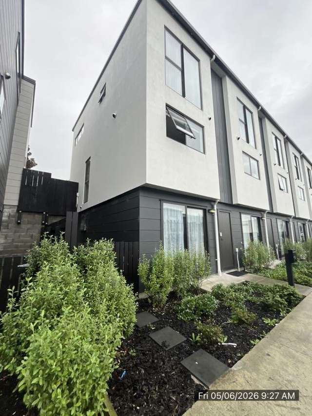 Four bedroom - Near NEW!