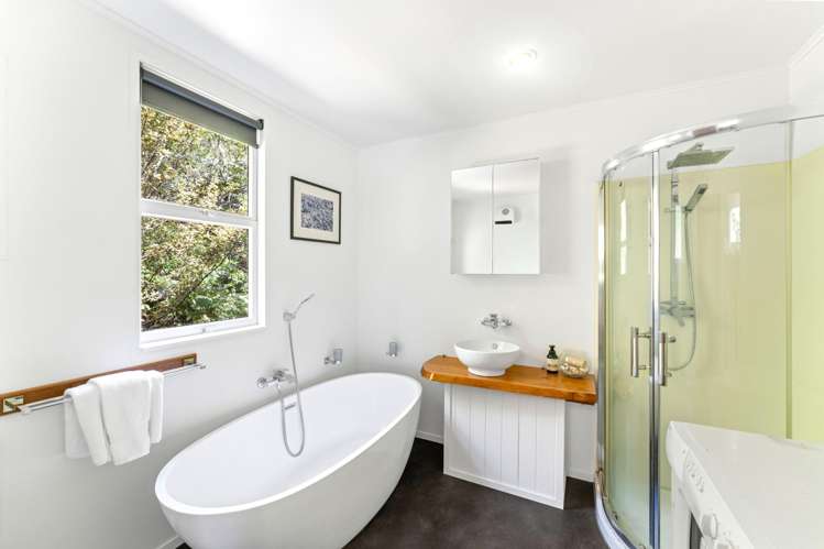 1692 Queen Charlotte Drive Linkwater_8