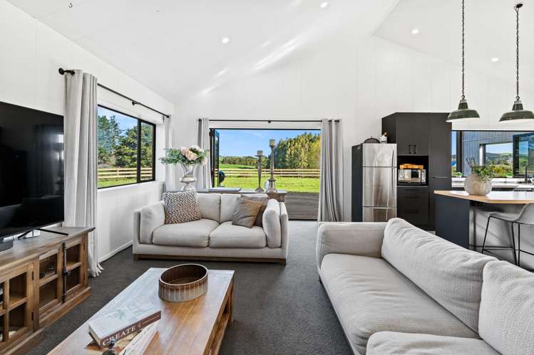 8 Paparoa Road Mangapai_9