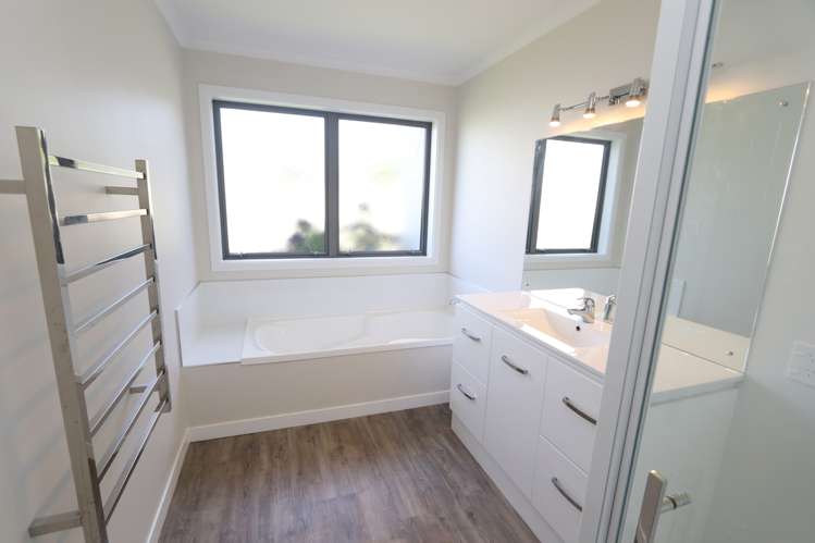 7 Somerset Grove Allenton_23