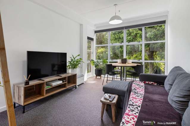 Charming 1BR Apartment with Balcony!