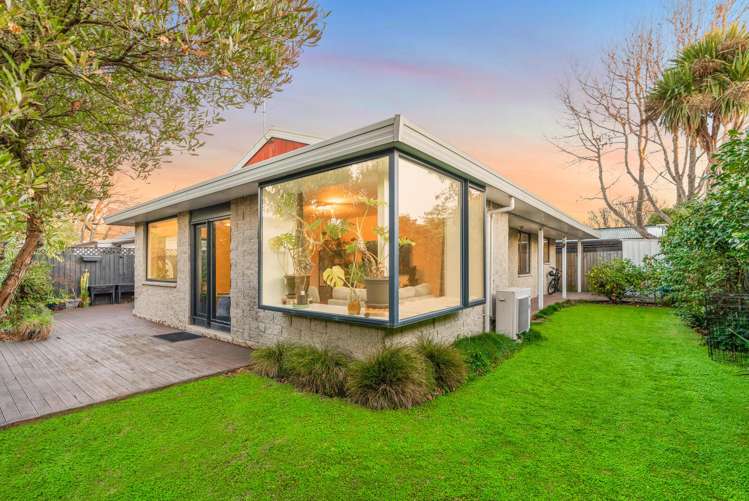 2/11 Moana Street_0