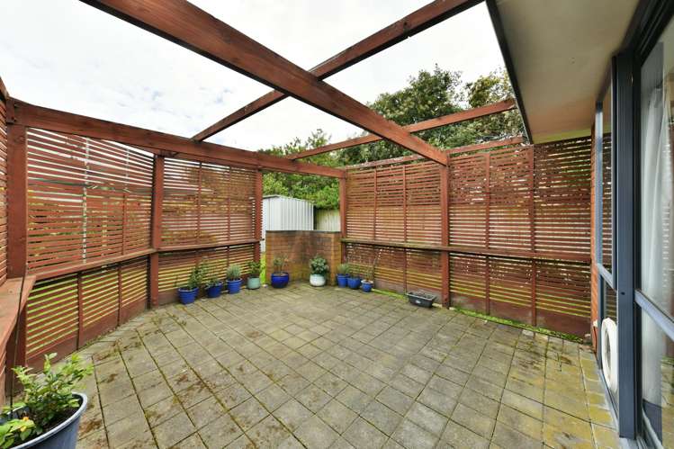 2/11 Short Street Waltham_11