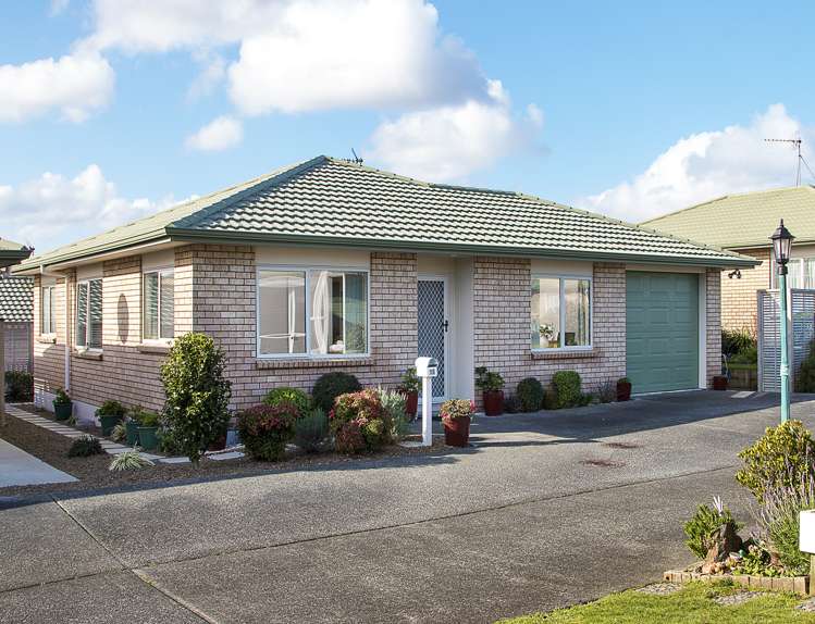 15/8 Village Place Tuakau_0