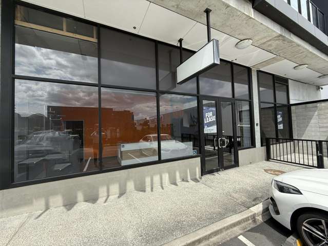 High-Demand Showroom on Ellerslie-Panmure Hwy