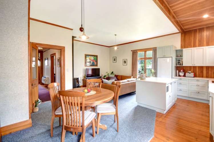 8 Beechworth Street North East Valley_23