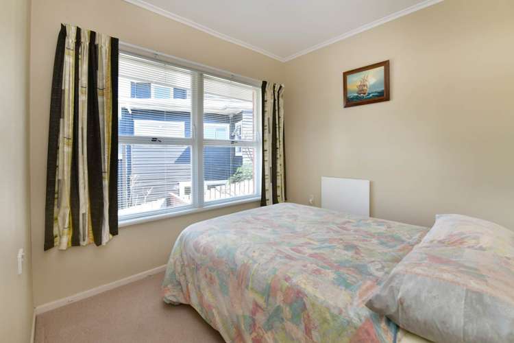 2/280 Beach Road Campbells Bay_13