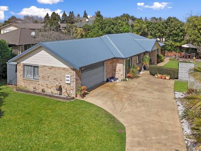 12 Ernest Shackleton Place Waiuku_1