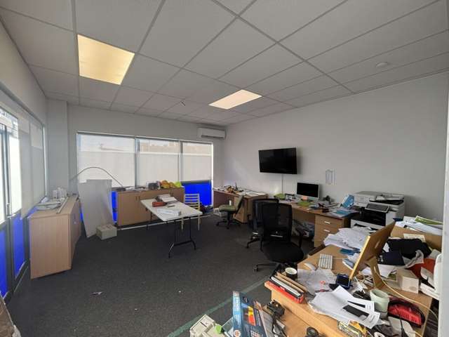 Unit 1 and 4/46  Holden Street Onekawa_4