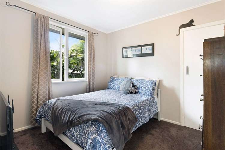 91 Cobham Crescent Kelston_9