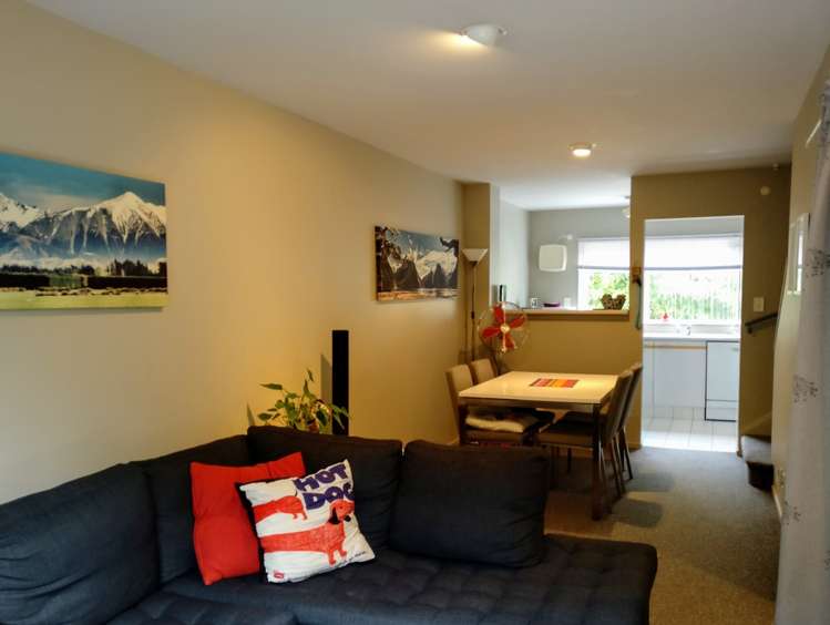 20/20 Thompson Street Mount Cook_11