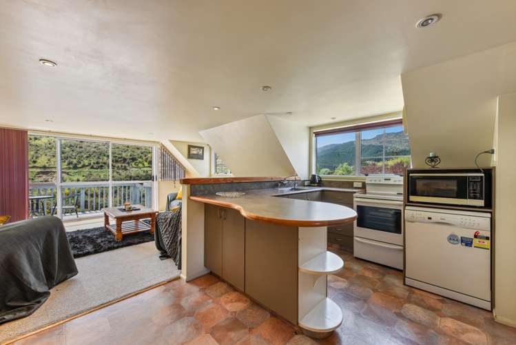 167 Cable Bay Road Hira_15