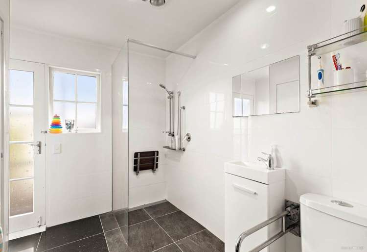 73 Hutchinsons Road Bucklands Beach_10