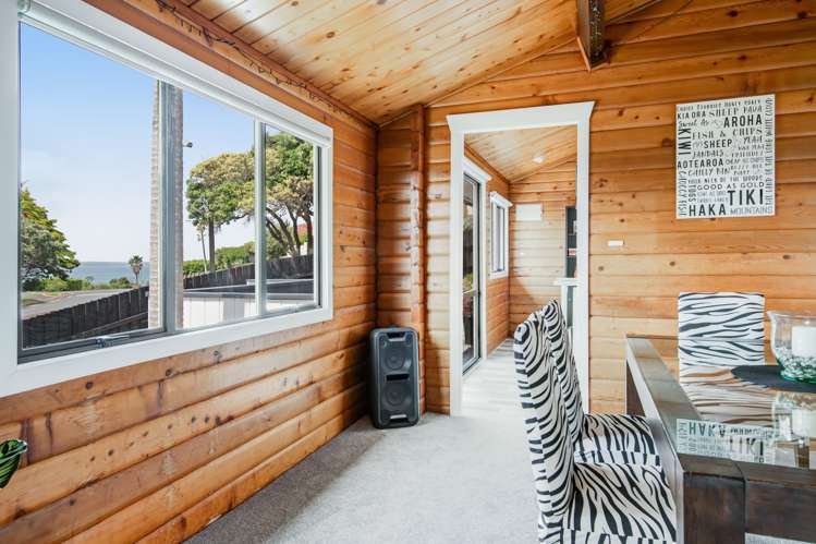 1 Ngahere Views Orewa_12