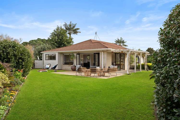 2 Edgewater Grove Orewa_14