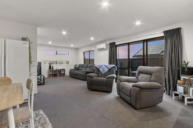3 Swan Way_5