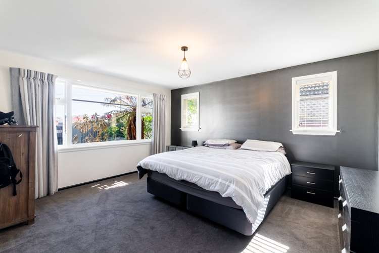 7 Boys Place Shirley_7