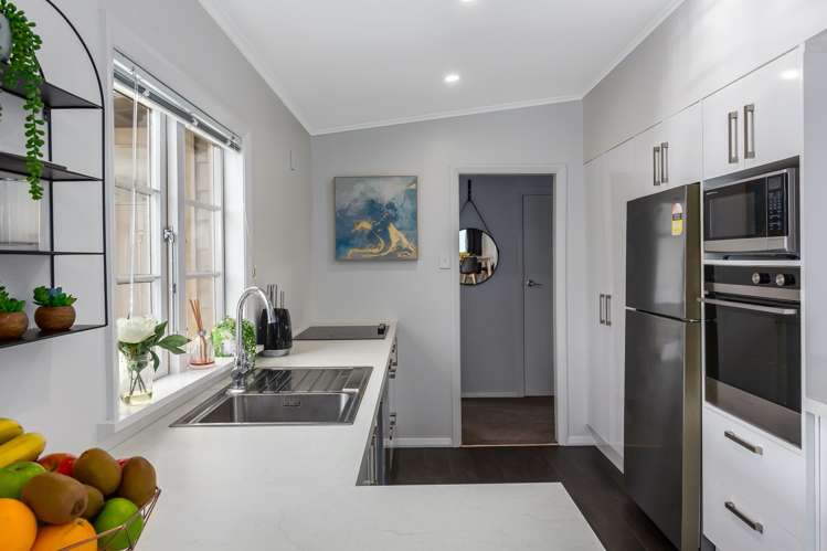 12a Heretaunga Square Silverstream_1