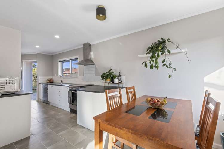 9 Fir Tree Lane Aranui_4