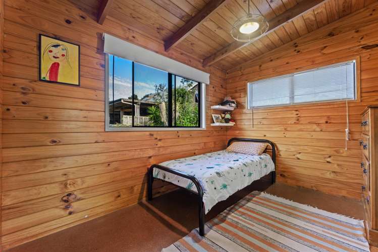 9 Ferndale Avenue Leigh_18