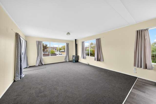 51 Montgomery Crescent Masterton_4