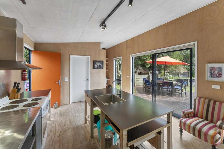 243 Saint Vincent Street Toi Toi_7