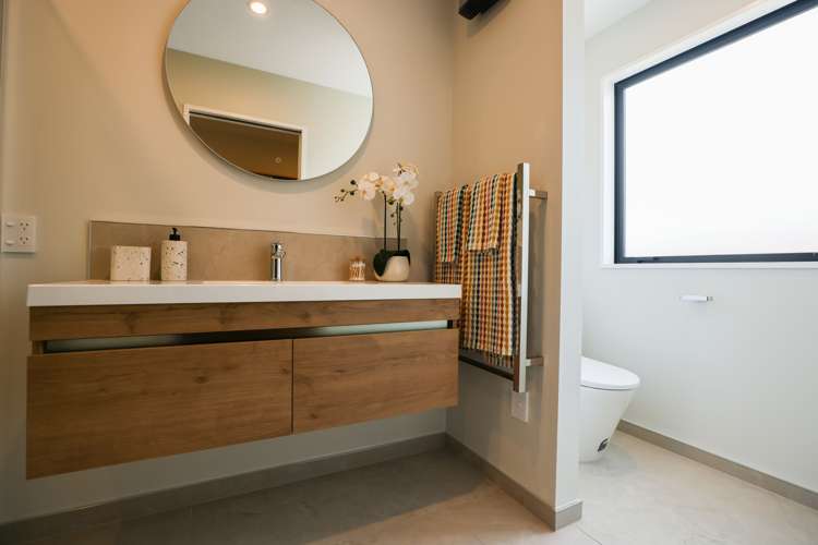 10 Strowan Avenue Elgin_19