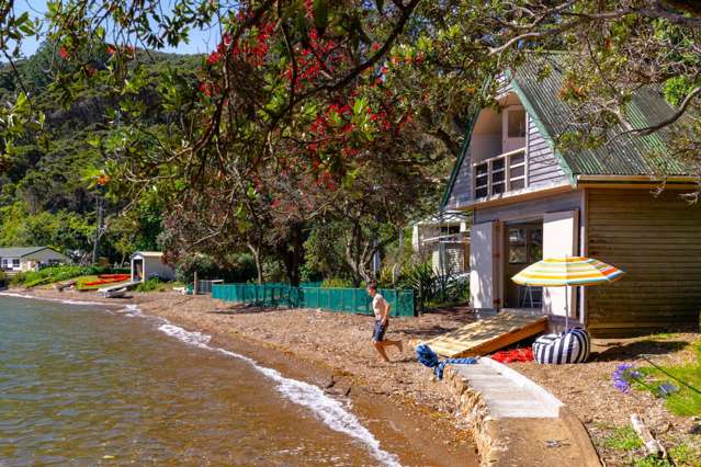 256 Stockyard Bay Kawau Island_1