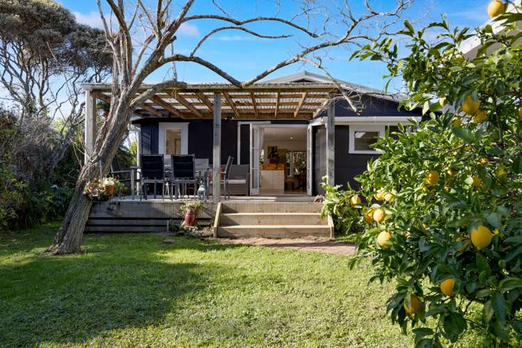 25 Harbour View Road Point Wells_13