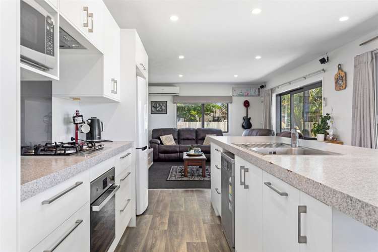 6 Olive Grove Edgecumbe_1