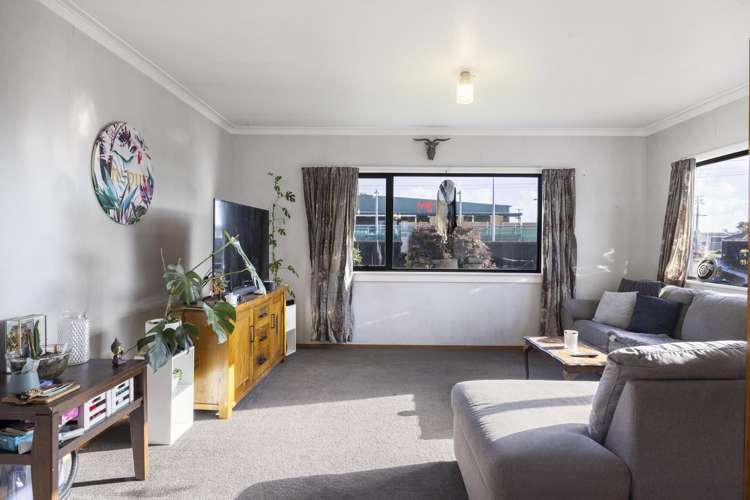 112 Glover Road Hawera_10