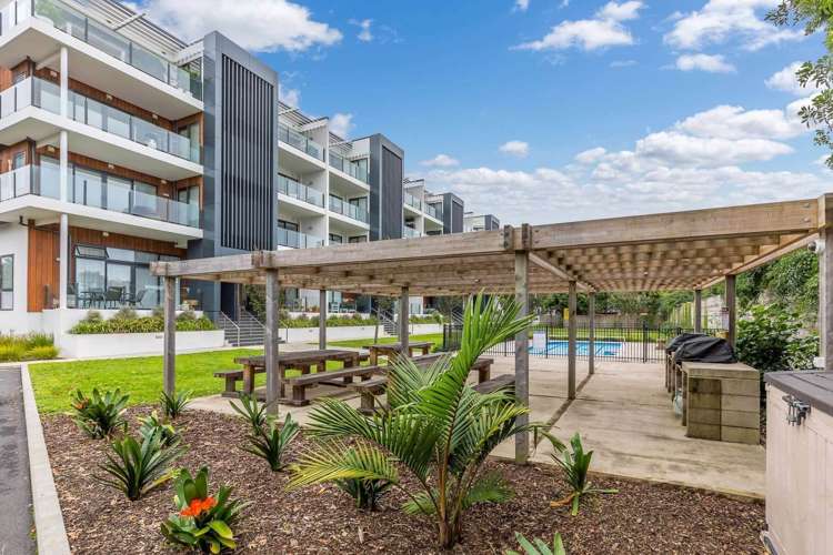 60/8 Thompson Park Road Mt Wellington_12
