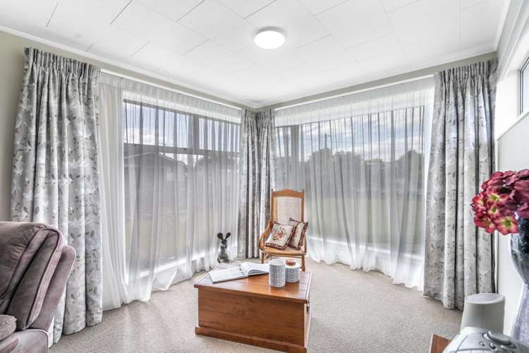 63 Edinburgh Crescent Waikiwi_4