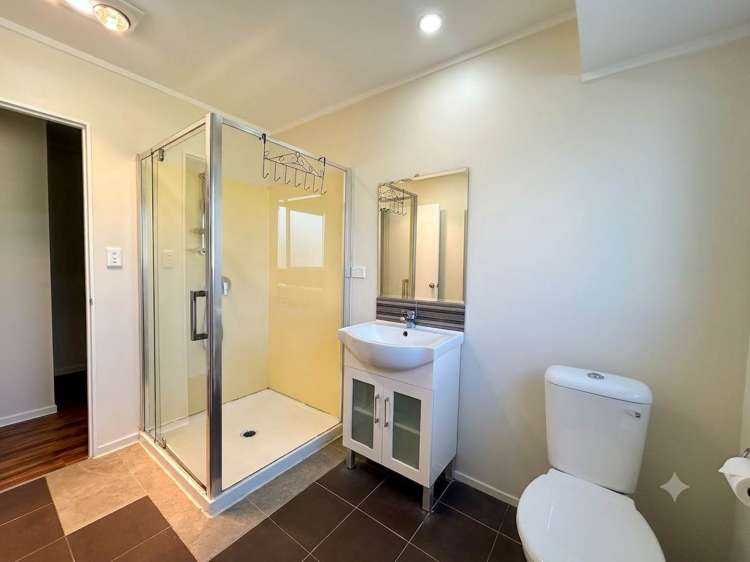 2/32 Plunket Avenue Papatoetoe_9