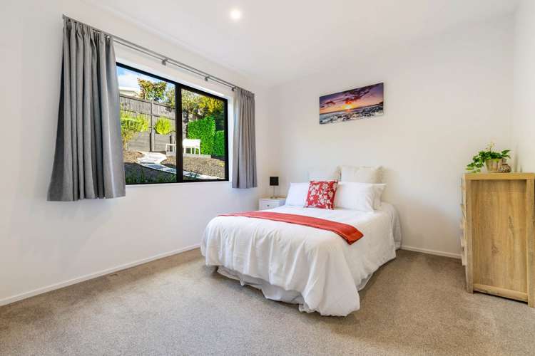 5 Karo Road Beachlands_12