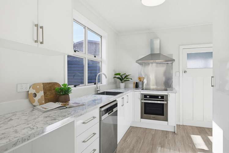 8 Herewini Street Titahi Bay_2