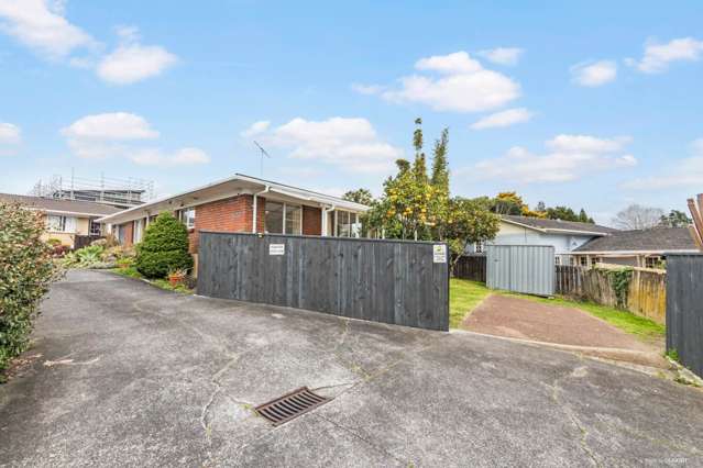 1/10 May Avenue Te Atatu South_1