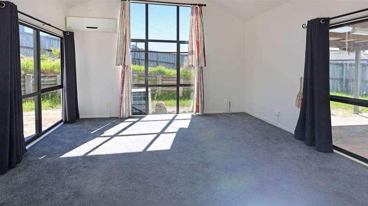 74 Hetherington Road Ranui_11