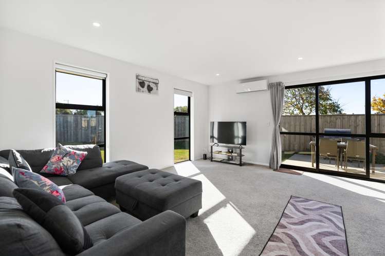 15 & 17 Rolleston Drive_2