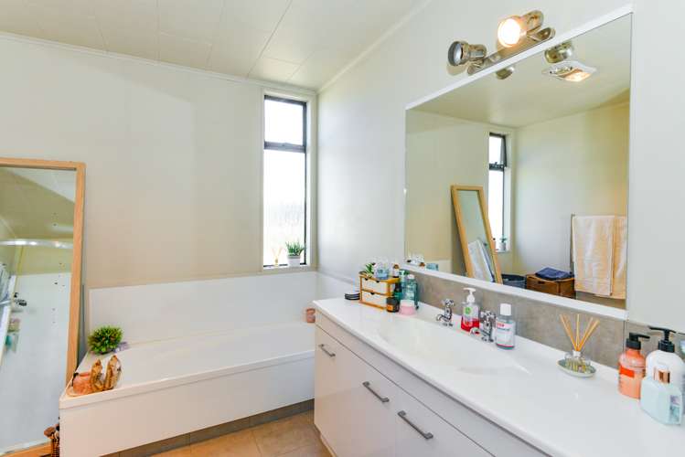 1458 Southland Road Longlands_11