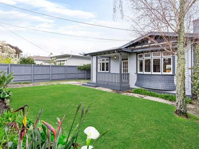 Sweet Sunny Family Bungalow