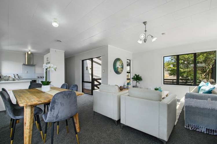 39 Meadowvale Rise Titirangi_5
