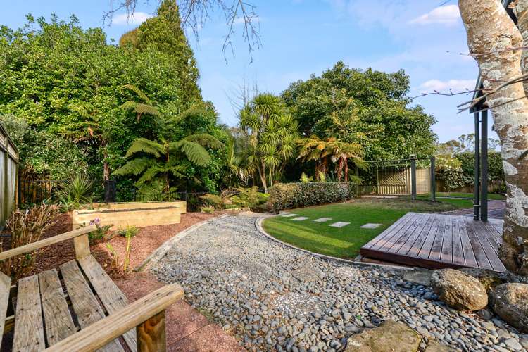 63 Sunnyhills Avenue Glenview_11