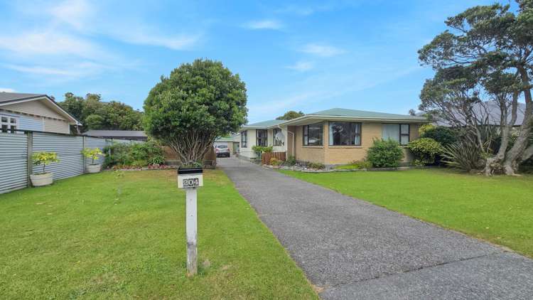204 Sewell Street Hokitika_20